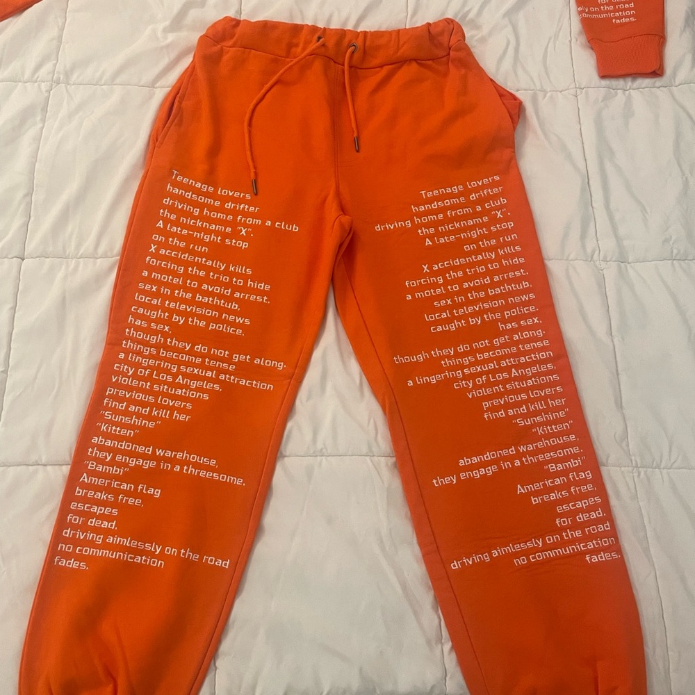 Pleasures “Teenage lovers” sweatpants